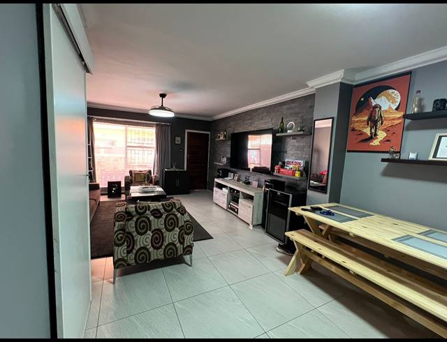 2 BEDROOM APARTMENT FOR SALE IN NEW REDRUTH